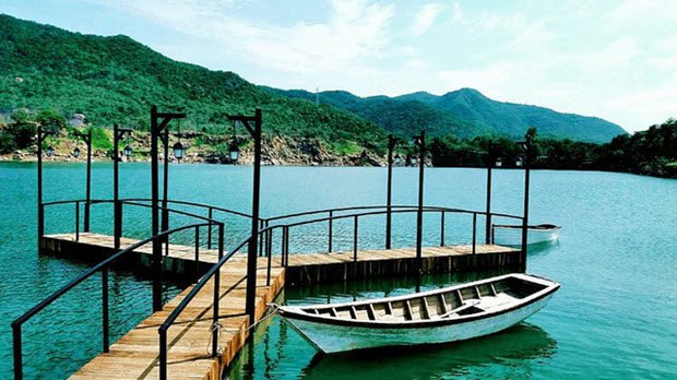  Cảnh đẹp Hồ Đá Xanh khiến giới trẻ "phát sốt"